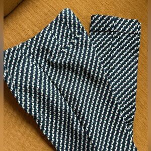 Biden women’s pants. US size 4. amazing condition. no signs of wear